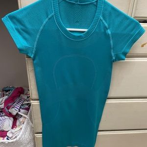 short sleeve lulu top